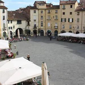 Micheli Anfiteatro Square Pensión Lucca